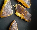 Foto del paso 7 de la receta: Crema de hojas de coliflor, pan tostado y queso de papa dorado🍲