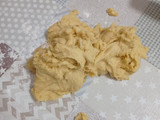 Roscón de reyes relleno de crema pastelera con leche condensada