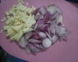 Foto langkah ke 2 dari resep Tumis Bakso Wortel Buncis.