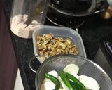 A picture of step 2 of Kashmiri 'Kashur Muĵi Cxueţ': Walnuts & Radish Chutney.