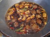 109. Bola daging tahu kecap