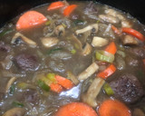 Foto del paso 4 de la receta: Cobbler de carne y cerveza