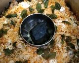 मुर्ग दम बिरयानी(murg dam biryani recipe in Hindi) रेसिपी चरण 10 फोटो