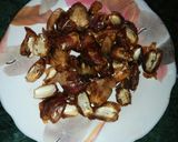 A picture of step 2 of Dates Halwa.