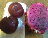 Foto langkah ke 1 dari resep Plum VS dragon fruit juice.