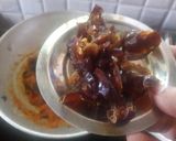 A picture of step 5 of Tomato Khajur Khatta.