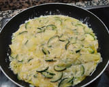 Foto del paso 8 de la receta: Mini tortilla de patata con calabacín y brócoli 🥒 🥔 🥦. 🧅🧄