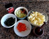 Foto del paso 1 de la receta: Guisado de garbanzos, Kale y papas..
