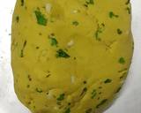 Lahsooni makki ki roti recipe step 1 photo