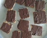 A picture of step 8 of Til chocolate crunch.