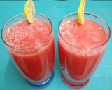 A picture of step 3 of 3 minutes Quick Peak Summer Juice.