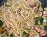 Foto del paso 7 de la receta: Spaghetti con calabacín, champiñón y gambones