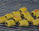 Foto langkah ke 5 dari resep Cookies Isi Coklat.