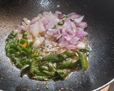 A picture of step 2 of Dalia upma (lapsi upma).