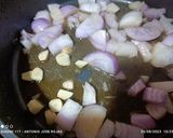 Foto del paso 3 de la receta: Pollo con cigalas en salsa vizcaína