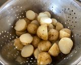 A picture of step 3 of German Kartoffelsalat (German potato salad).
