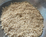 Foto del paso 3 de la receta: Harina de Arroz Integral : hazla en casa 🙌💪