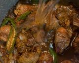 Foto langkah ke 7 dari resep Semur Daging Cabai Hijau.