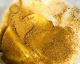 A picture of step 1 of Cinnamon & apple milk shake.