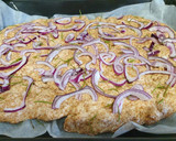 Foto del paso 5 de la receta: Focaccia con cebolla roja y romero