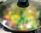A picture of step 4 of Gravy chowmein.
