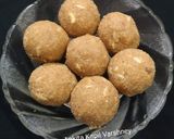 A picture of step 3 of Atta Gond Ladoo.