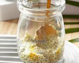 Foto langkah ke 5 dari resep Saffron Strawberry Chia Seed Pudding.
