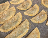Foto del paso 8 de la receta: Empanadillas de gambas y champiñones