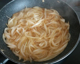 Foto del paso 1 de la receta: Pizza queso de cabra y cebolla caramelizada