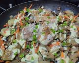 Foto del paso 7 de la receta: Salteado🍄de vegetales🧅🥕🍗y pollo🍱🥙🌯