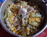 Foto langkah ke 5 dari resep Tumis Jagung Labu Siam.