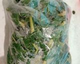 Foto langkah ke 1 dari resep Oseng oseng daun pepaya.