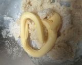 Foto langkah ke 2 dari resep Roti kismis keju.