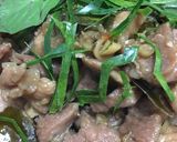 รูปขั้นตอนการทำที่ 7 ของ หมูผัดตะไคร้