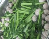 Hình bước làm 4 của món Canh cải nấu nem viên