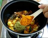 Gambar langkah 7 resipi Kari Daging.