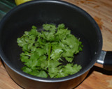 Foto del paso 1 de la receta: Crema de aguacates con infusión de cilantro