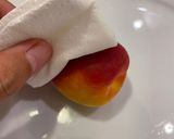A picture of step 1 of Japanese salty pickled apricots.