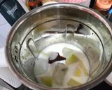 A picture of step 2 of Muskmelon chocolate milkshake.