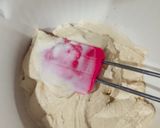 Foto del paso 8 de la receta: Helado de tarta de queso con mermelada de fresa
