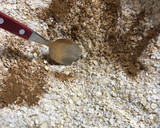 Foto del paso 1 de la receta: Galletas de avena, pasas, coco, banana 🍌 sin harina, sin huevo ni leche 🌱 vegana