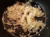 Csirkés-cukkinis spagetti zöldfűszerekkel bolondítva