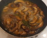 Foto del paso 7 de la receta: Hamburguesa de chorizo con champiñones al ajillo