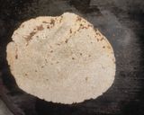 कूटू का पराठा(KUTTU PARATHA RECIPE IN HINDI) रेसिपी चरण 4 फोटो