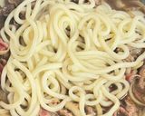 A picture of step 4 of Sukiyaki Udon: Udon Noodles in Sweet & Savory Broth.