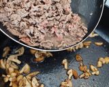 Foto del paso 1 de la receta: Espirales con salsa blanca al sartén eléctrico ⚡️