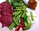รูปขั้นตอนการทำที่ 1 ของ ผัดเผ็ดเนื้อ