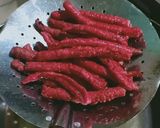 Foto langkah ke 5 dari resep Stik Ubi Buah Bit.