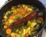 Une image de l'étape 8 de Soupe au chou carottes pommes de terre saucisse fumée et persil.