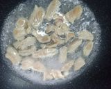 รูปขั้นตอนการทำที่ 2 ของ อกไก่ผัดดอกกุยช่าย คลีน